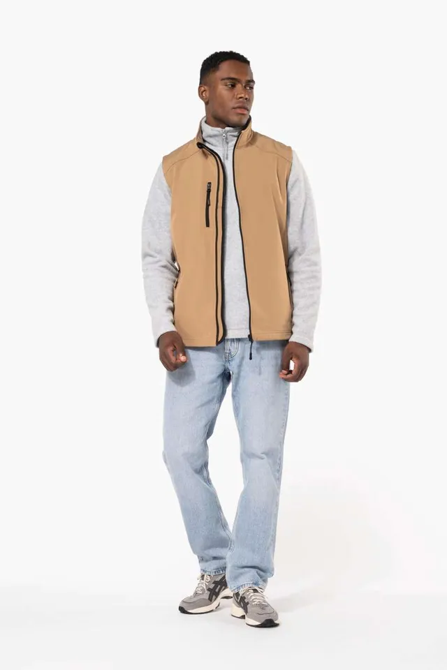 Kariban férfi softshell mellény (K403), modellen