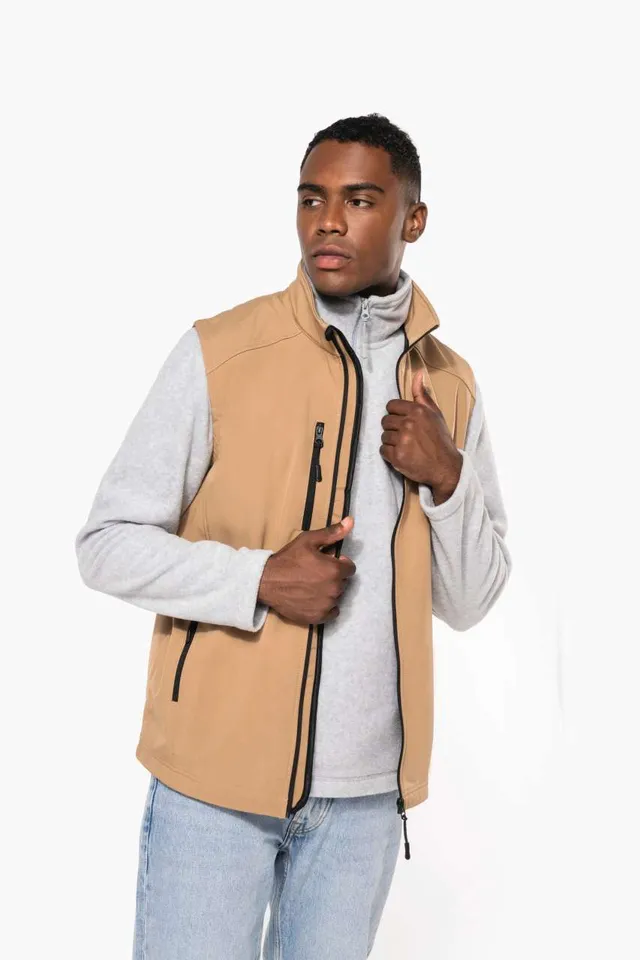Kariban férfi softshell mellény (K403), modellen