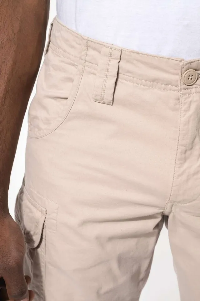 Kariban férfi sokzsebes bermuda Short nadrág (K766), modellen