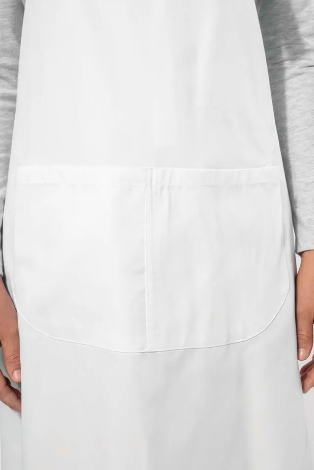 Kariban magas hőfokon mosható Polycotton kötény (K8010), modellen