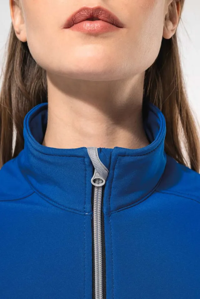 Kariban női 2 rétegű softshell kabát (K425), modellen