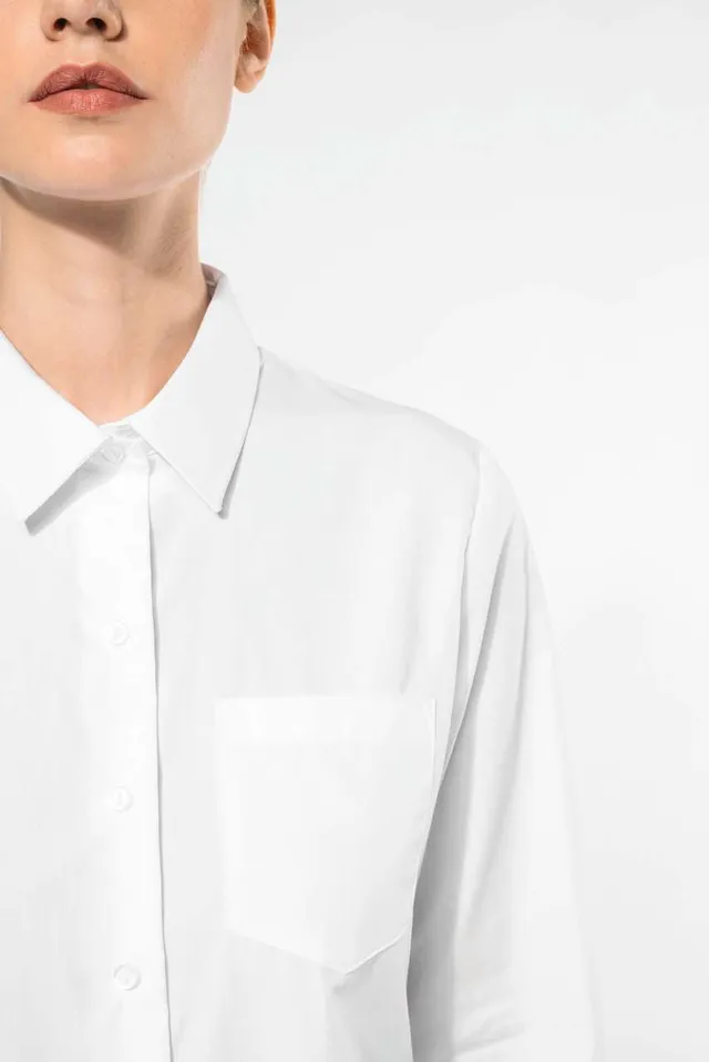 Kariban női hosszú ujjú könnyen kezelhető pamut poplin ing (K542), modellen