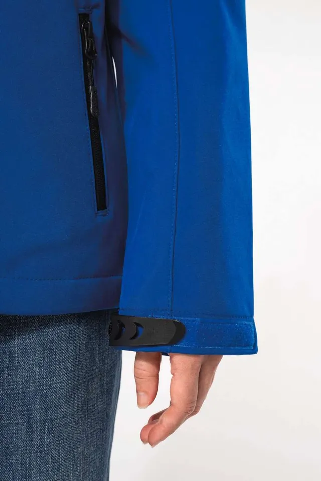 Kariban női kapucnis softshell bélelt parka (K651), modellen