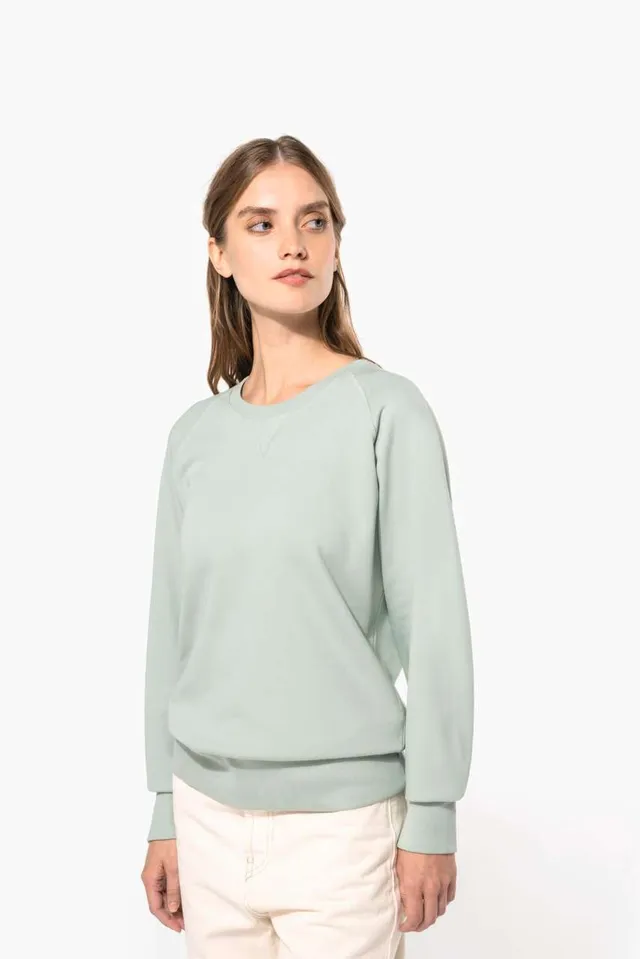 Kariban női organikus pamut környakas raglán ujjú pulóver (K481), modellen