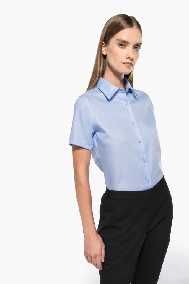 Kariban női rövid ujjú prémium vasalásmentes ing (K540), modellen
