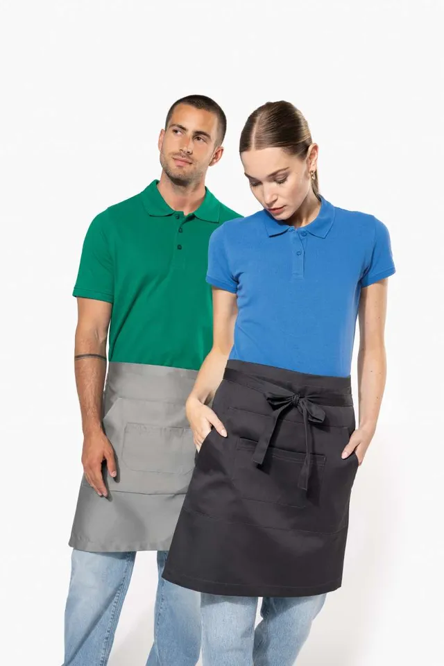 Kariban Polycotton középhosszú kötény (K899), modellen