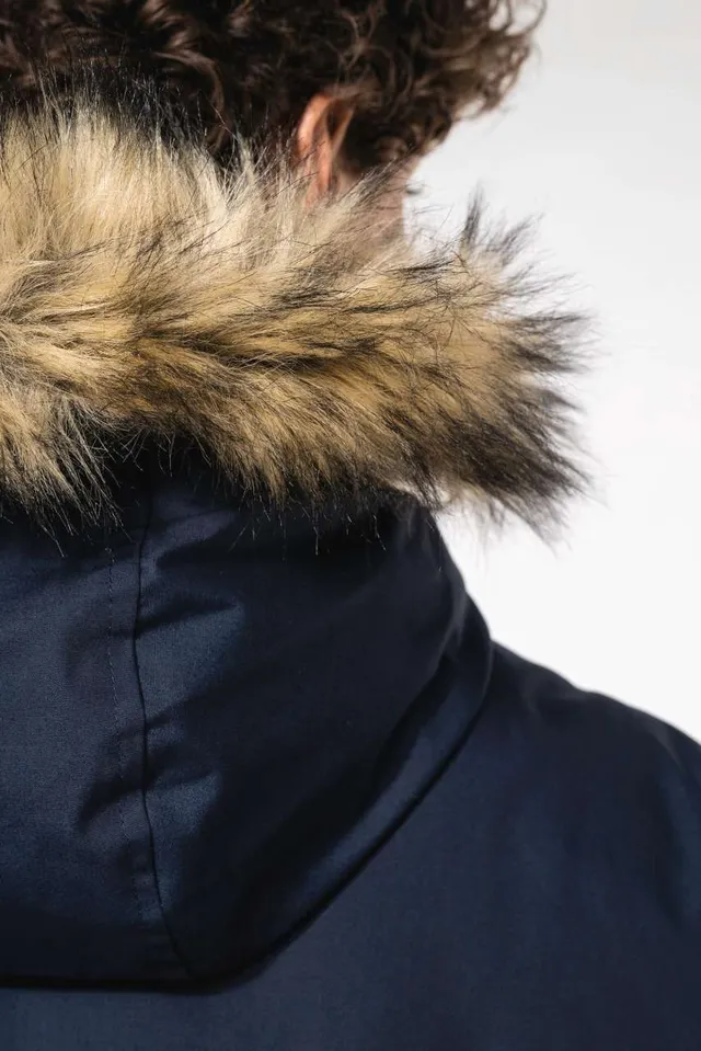 Kariban téli parka férfi (K621), modellen