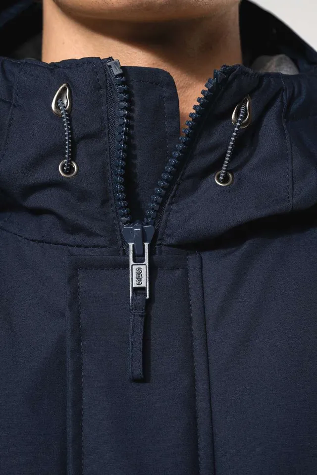 Kariban téli parka férfi (K621), modellen