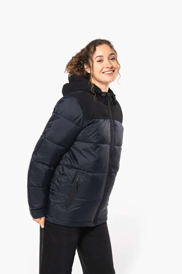 Kariban uniszex két színű bélelt kapucnis kabát (K6163), modellen