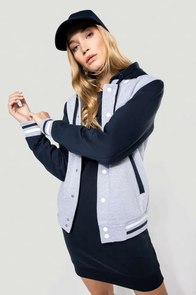 Kariban uniszex teddy kabát kapucnival (K4003), modellen