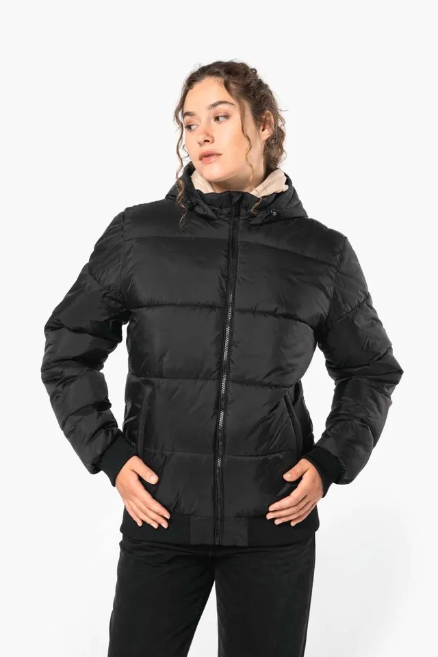 Kariban uniszex újrahasznosított ripstop dzseki kapucnival (K6166), modellen