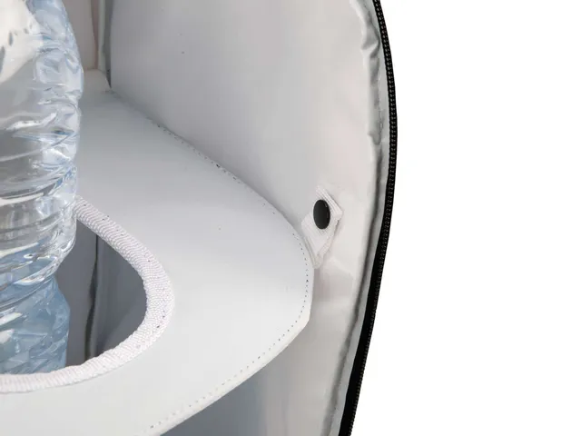 Kimood hűtő hátizsák (KI0113), modellen