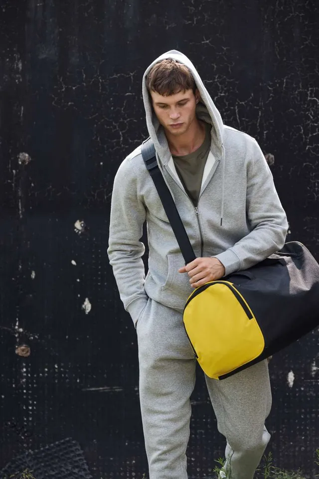 Kimood kéttónusú sport táska (KI0660), modellen