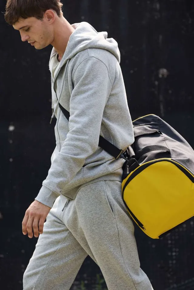 Kimood kéttónusú sport táska (KI0660), modellen
