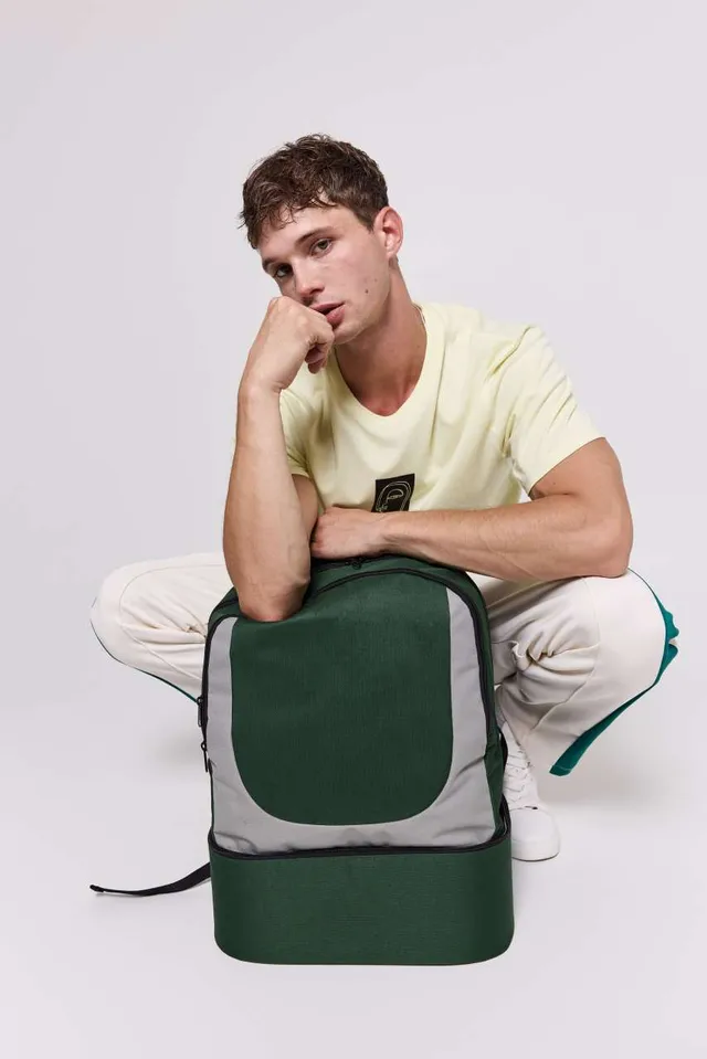 Kimood megerősített aljú sporttáska (KI0192), modellen