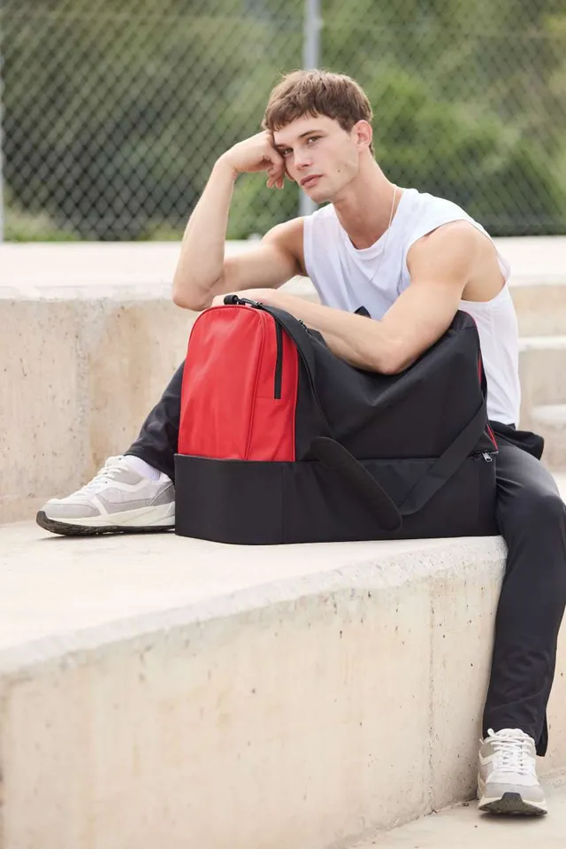Kimood Merev aljú sporttáska (KI0661), modellen
