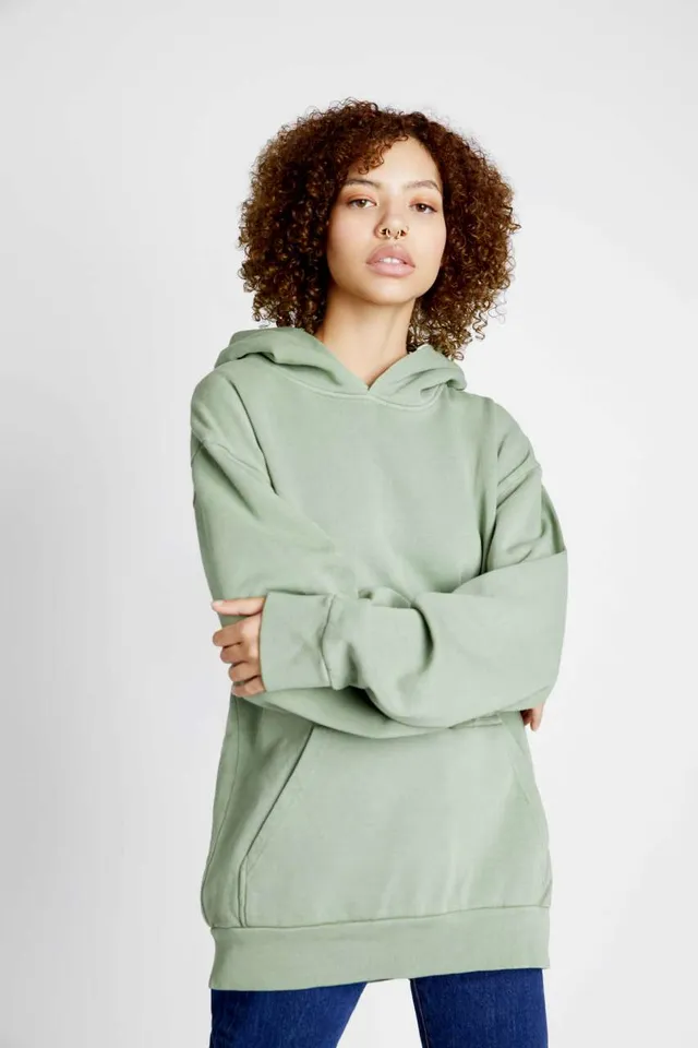 Lane Seven Garment Dyed kapucnis pulóver (LS16001GD), modellen