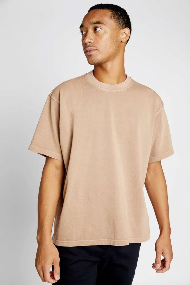 Lane Seven Garment Dyed vastag póló (LS16005GD), modellen