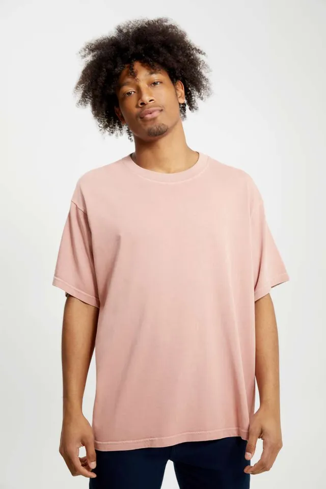Lane Seven Garment Dyed vastag póló (LS16005GD), modellen