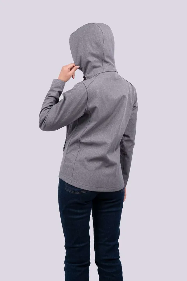 Legend Classics női 3 rétegű levehető kapucnis softshell dzseki (LE821), modellen