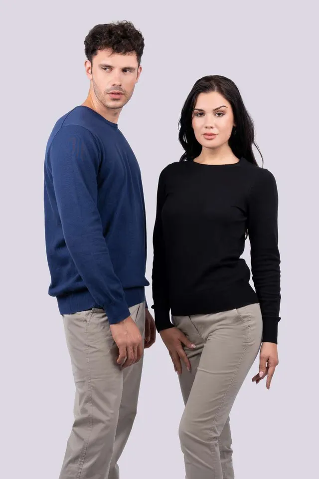 Legend Classics női környakas finomkötött pamut pulóver (LE901), modellen