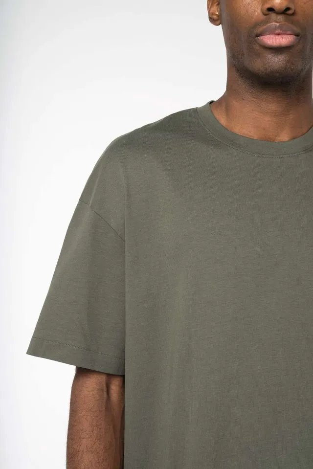 Native Spirit férfi Oversized póló (NS332), modellen