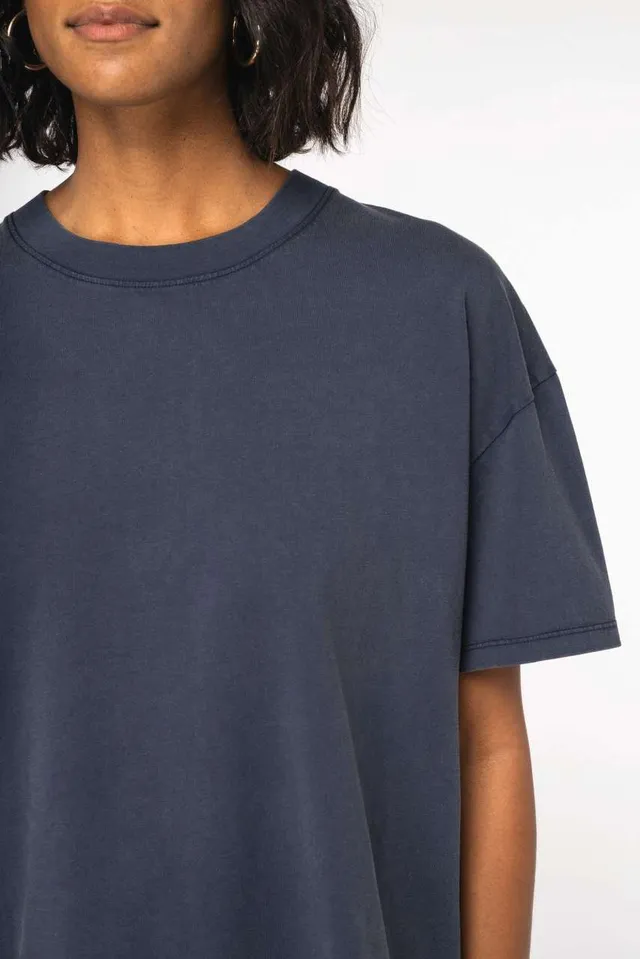 Native Spirit női Oversized mosott hatású póló (NS327), modellen