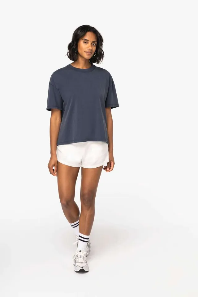 Native Spirit női Oversized mosott hatású póló (NS327), modellen