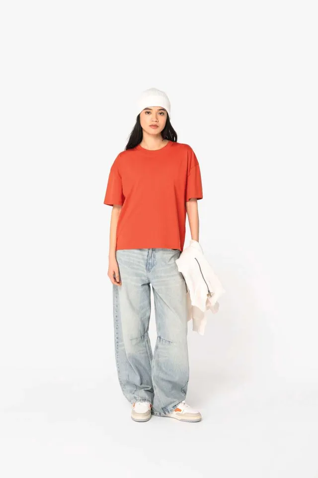 Native Spirit női Oversized póló (NS313), modellen