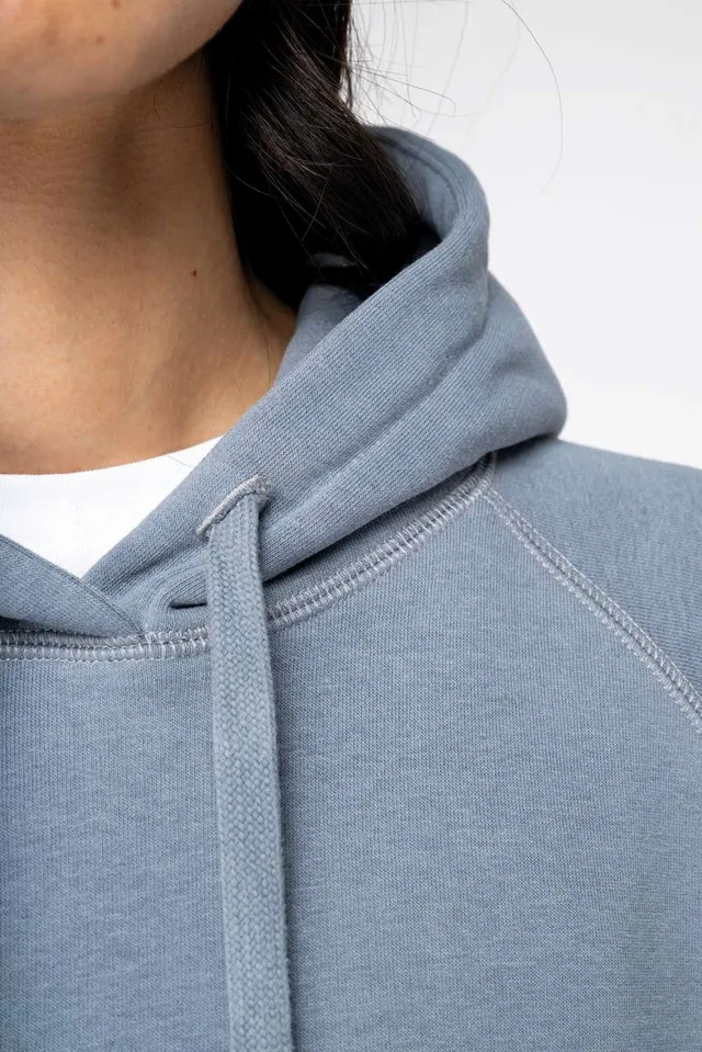 Native Spirit női raglán ujjú kapucnis pulóver (NS422), modellen