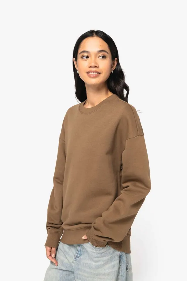Native Spirit uniszex Oversized környakas pulóver (NS407), modellen