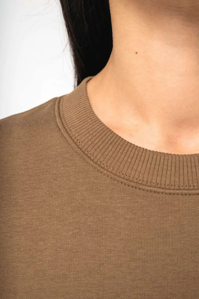 Native Spirit uniszex Oversized környakas pulóver (NS407), modellen