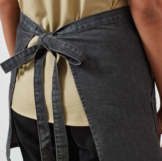 Premier denim kötény farmer típusú varrással (PR125), modellen