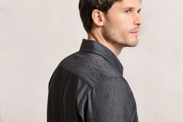 Premier férfi denim ing farmer stílusú tűzéssel (PR222), modellen