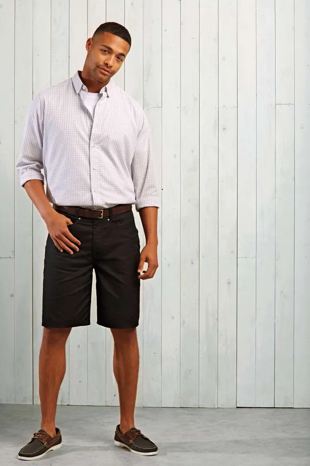 Premier férfi Performance Chino rövidnadrág (PR562), modellen