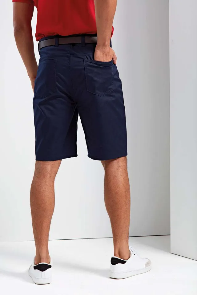 Premier férfi Performance chino rövidnadrág (PR562), modellen