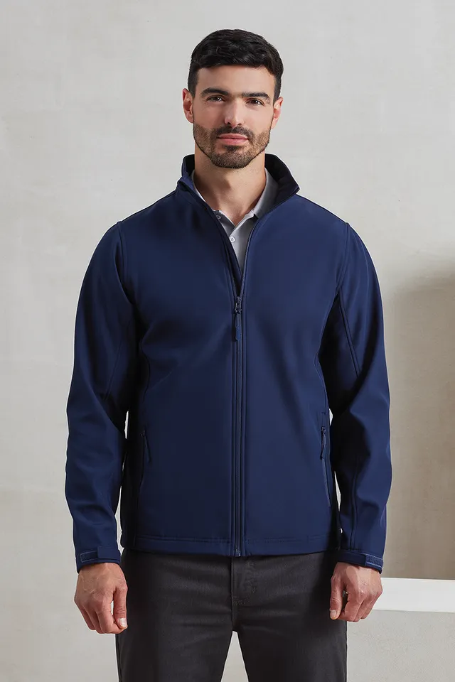 Premier férfi Windchecker® emblémázható & újrahasznosított softshell dzseki (PR810), modellen