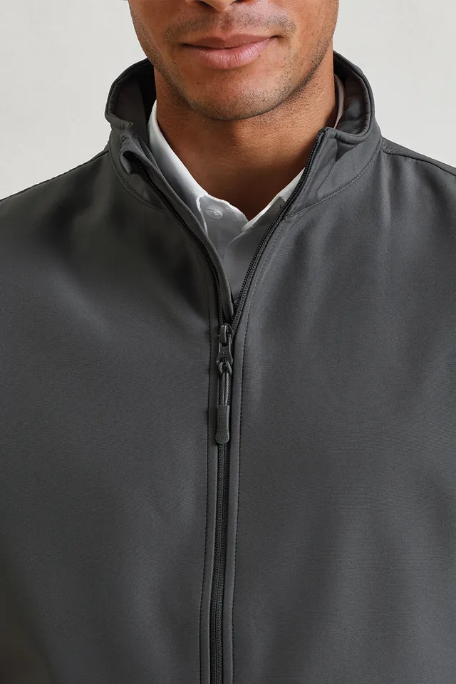 Premier férfi Windchecker® emblémázható & újrahasznosított softshell mellény (PR814), modellen