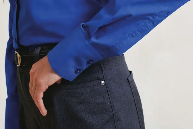 Premier női hosszú ujjú poplin ing (PR300), modellen