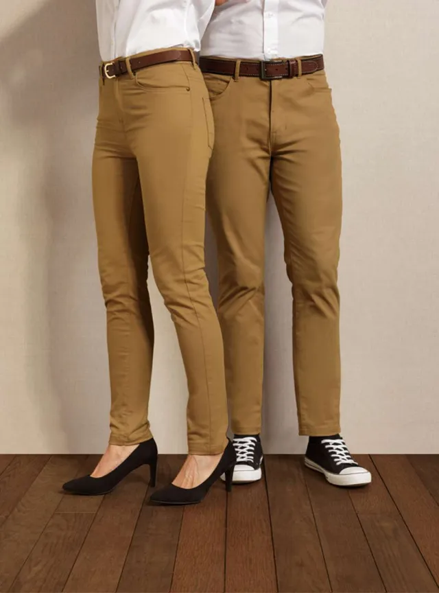 Premier női Performance chino farmer nadrág (PR570), modellen