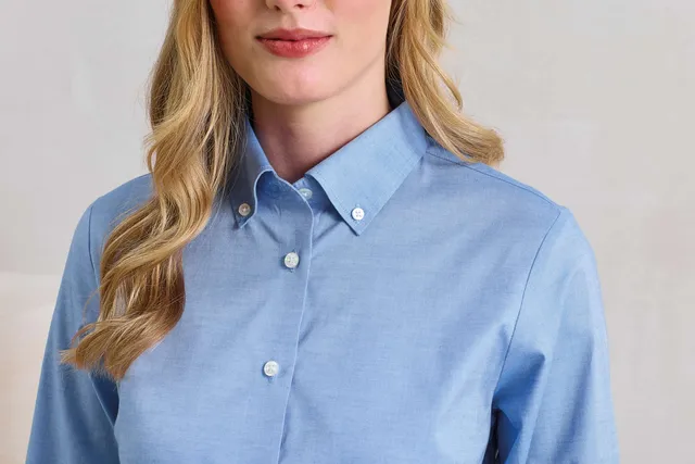 Premier 'supreme' női hosszú ujjú oxford ing (PR384), modellen