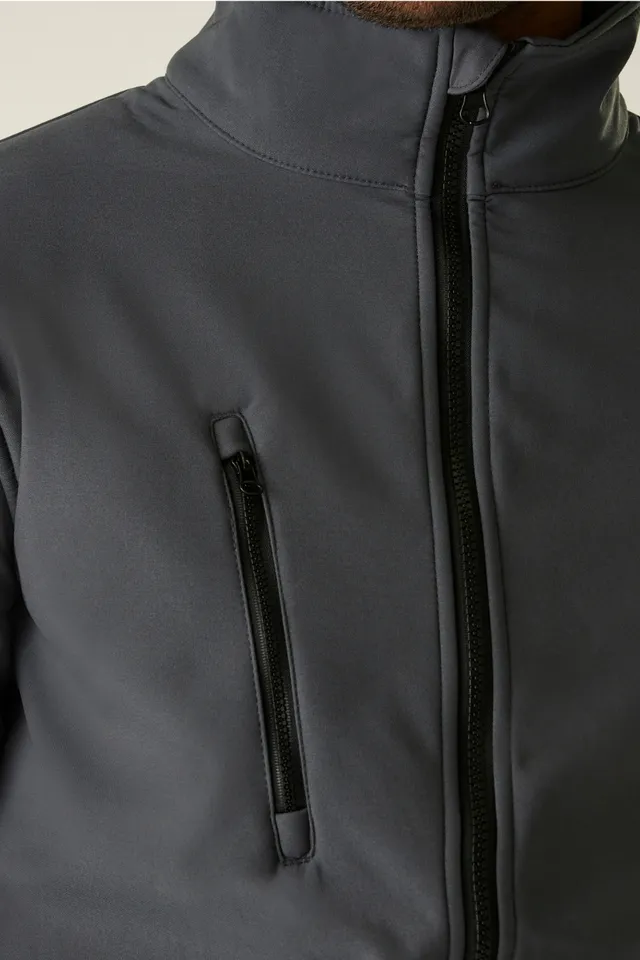 Regatta Ablaze 3 rétegű nyomtatható softshell dzseki (TRA610), modellen