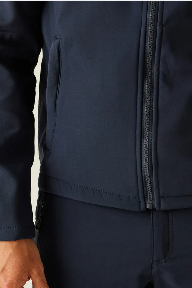 Regatta Ablaze nyomtatható férfi softshell (TRA628), modellen