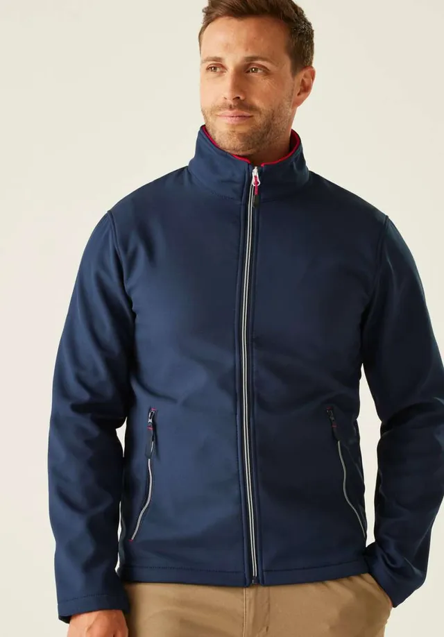 Regatta Ascender 2 Layer férfi softshell dzseki (TRA762), modellen