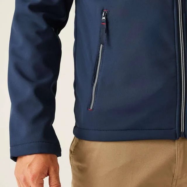 Regatta Ascender 2 Layer férfi softshell dzseki (TRA762), modellen