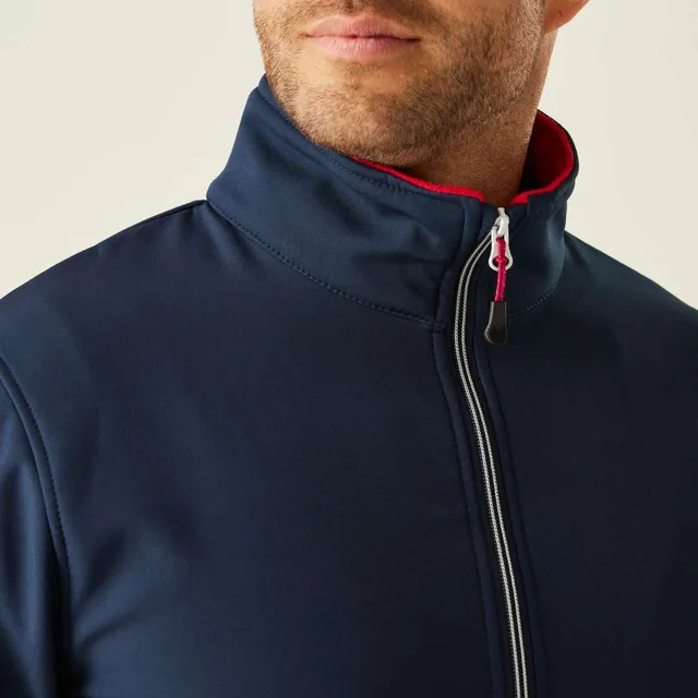 Regatta Ascender 2 Layer férfi softshell dzseki (TRA762), modellen