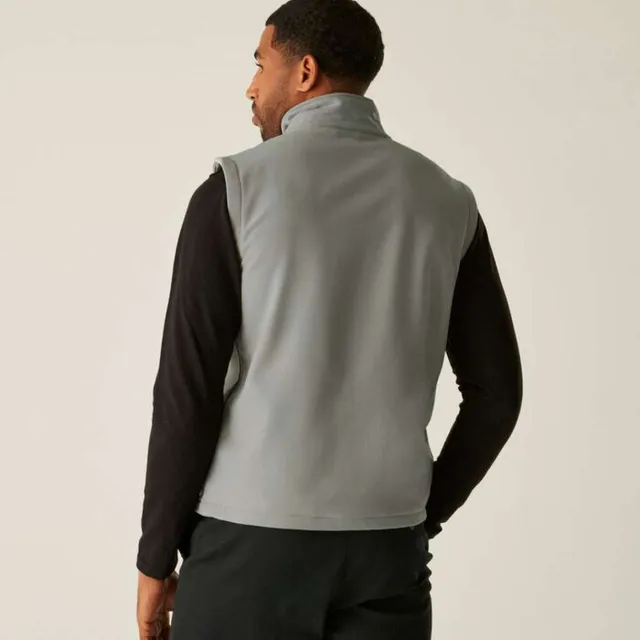 Regatta Ascender 2 Layer férfi softshell mellény (TRA925), modellen