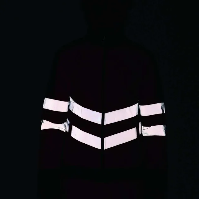 Regatta HI-Vis Pro 3 rétegű softshell (TRA625), modellen