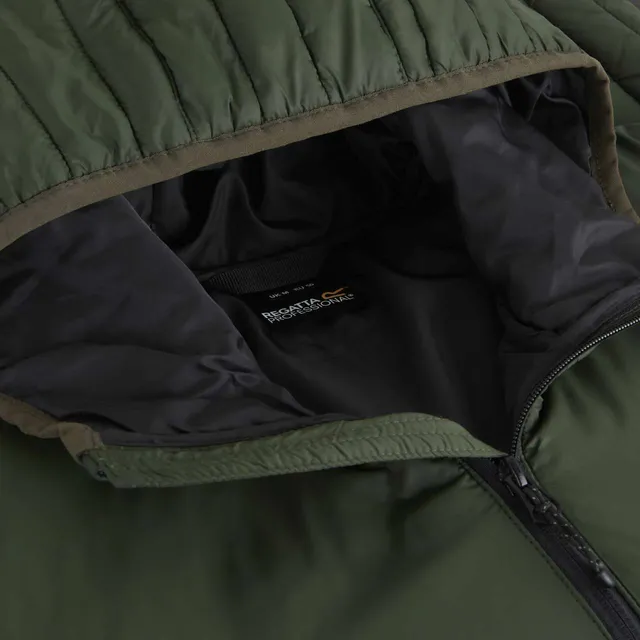 Regatta Loftlite Hooded Baffle Jacket (TRA964), modellen
