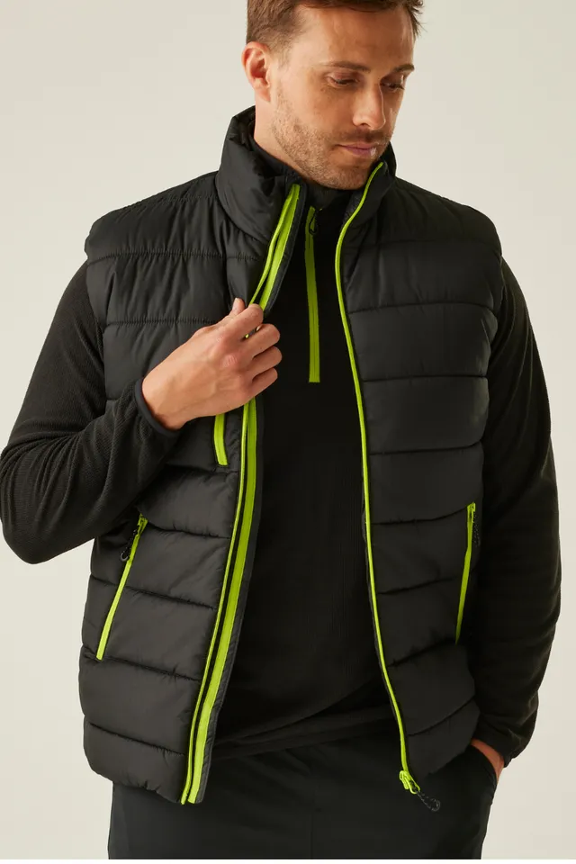 Regatta Navigate Thermal férfi mellény (TRA892), modellen